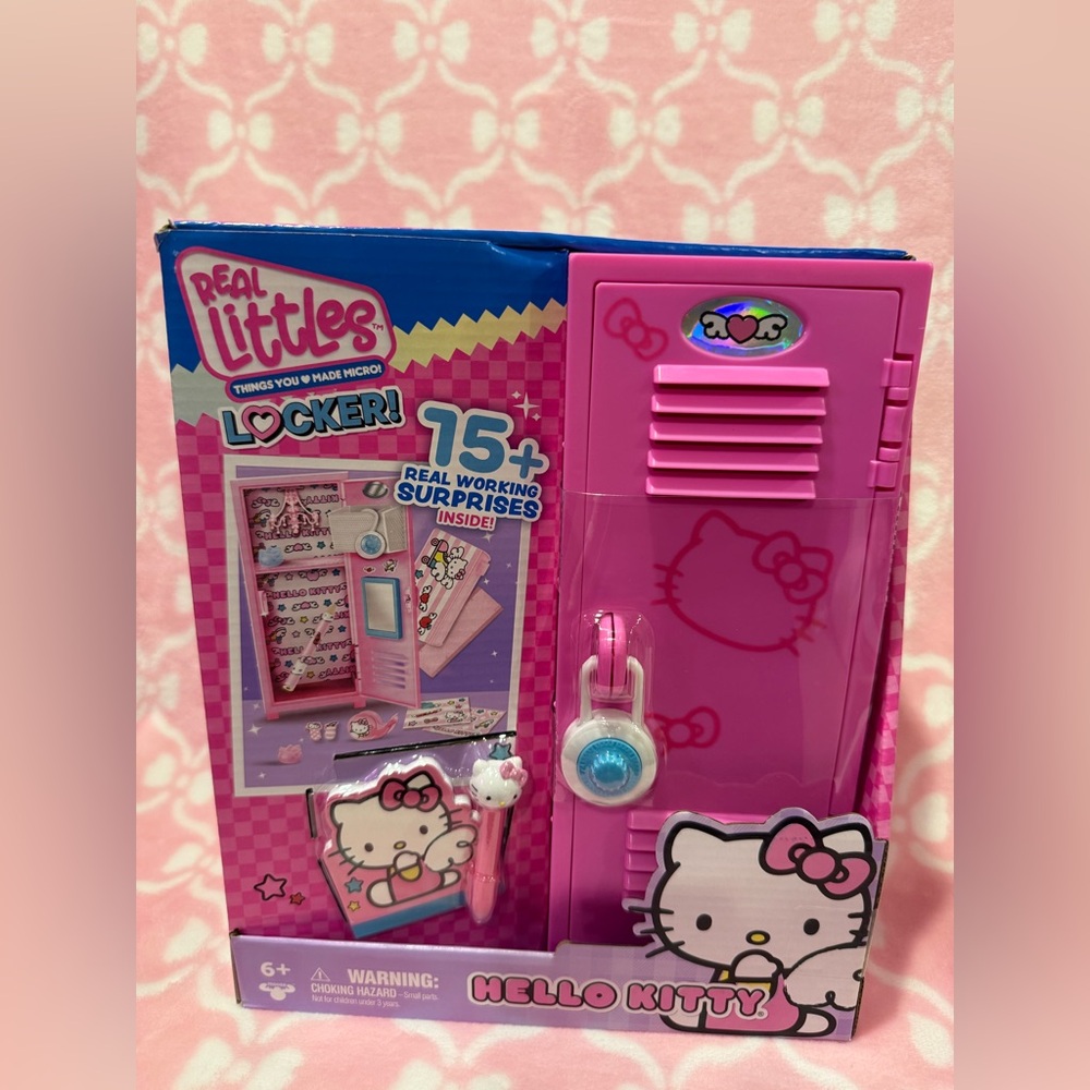 Hello Kitty Pink and White Mini Surprise Locker Playset